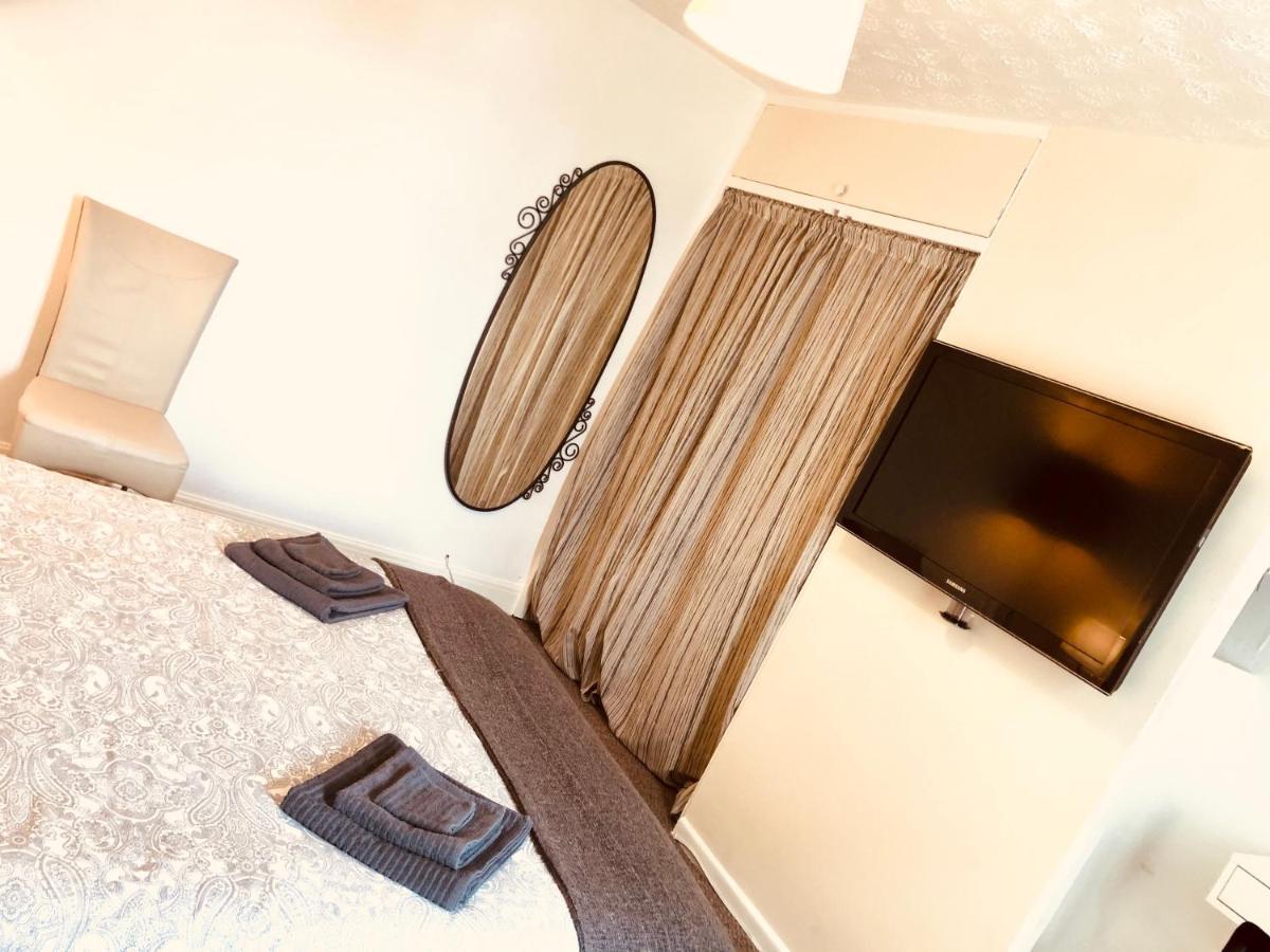 罗奇福德Ac Lounge 125公寓 外观 照片