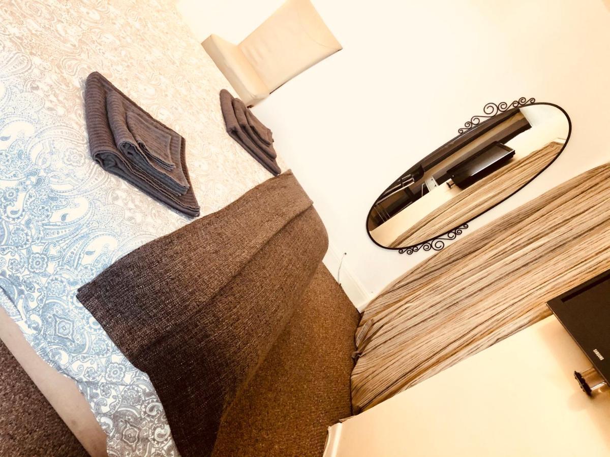 罗奇福德Ac Lounge 125公寓 外观 照片