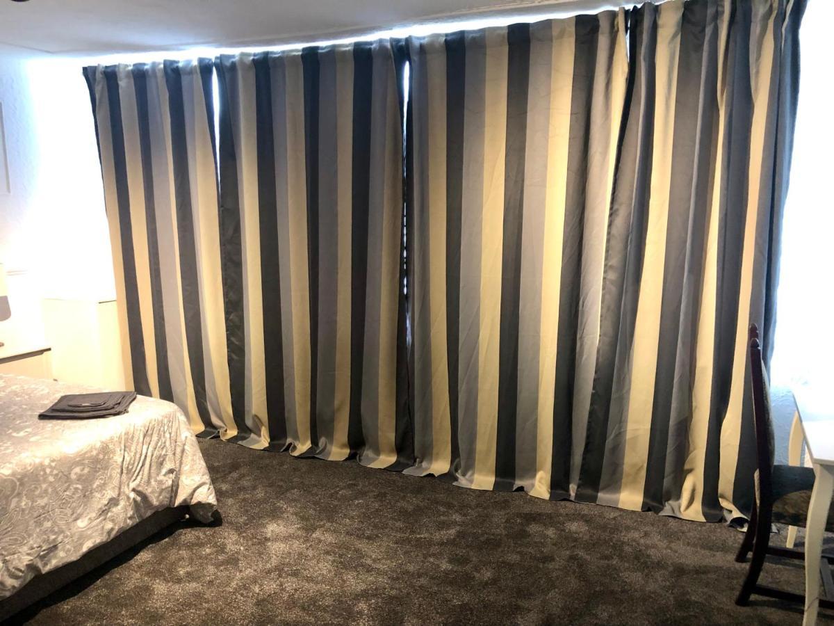 罗奇福德Ac Lounge 125公寓 外观 照片